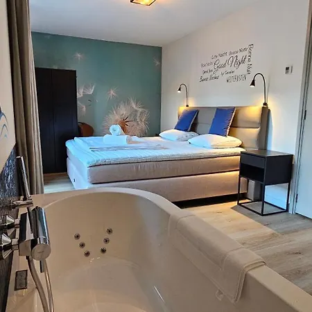 Bosfluiter Feriehus *