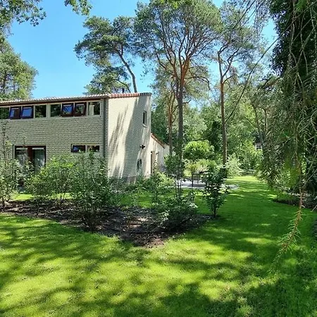 Bosfluiter Vakantiehuis